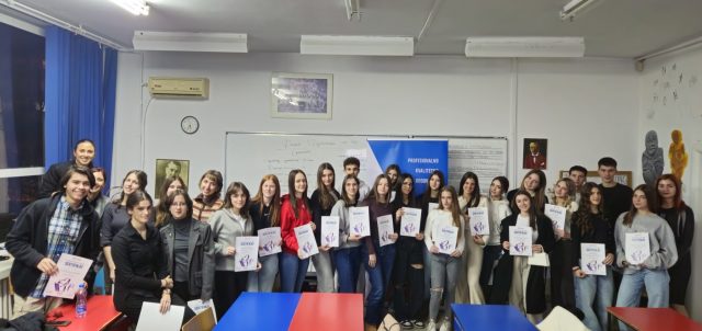 Srednjoškolci Desete gimnazije u Beogradu nakon završene CEPROM radionice