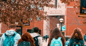 Pet predloga za srednjoškolce: Uči i druži se istražujući EU